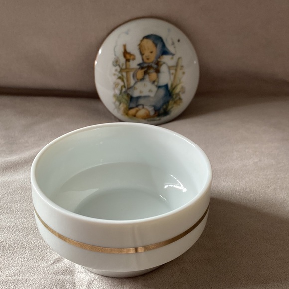 VINTAGE M J HŪMMEL 1983 SWITZERLAND “He Loves Me” Trinket Holder - Picture 5 of 12